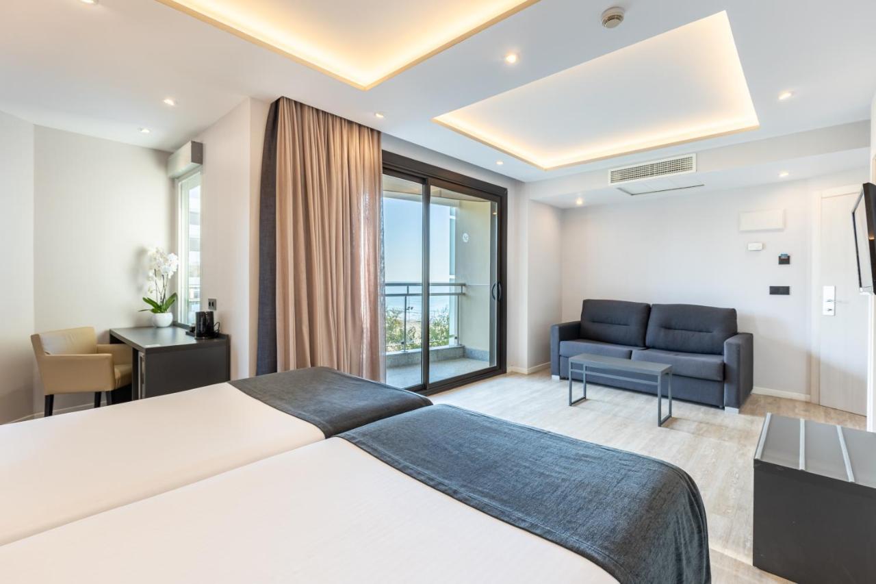 Family Room Terrace,1287818563:JPEG